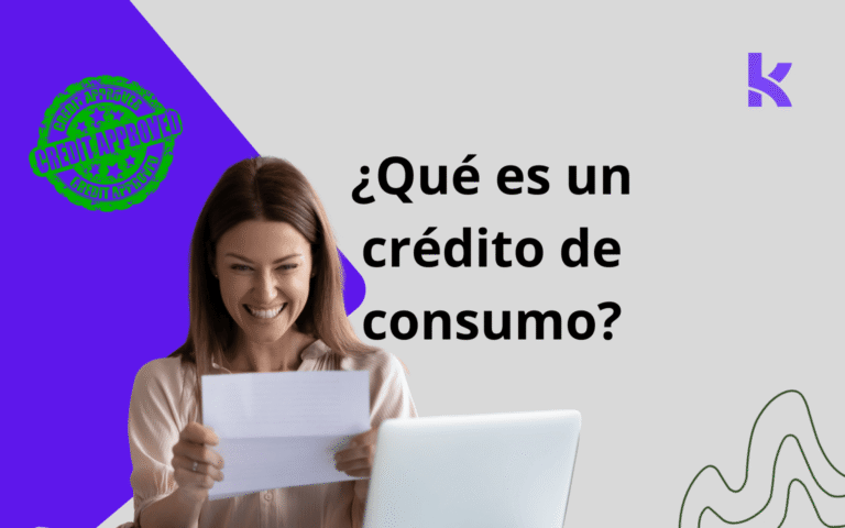 chica con un papel en la mano este papel es un crédito de consumo aprobado